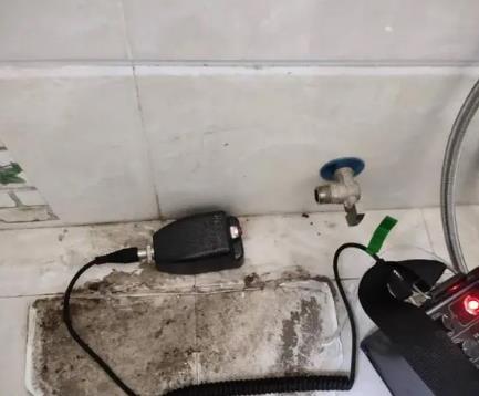 金安屋顶漏水维修公司分享下卫生间漏水的危害及解决方法